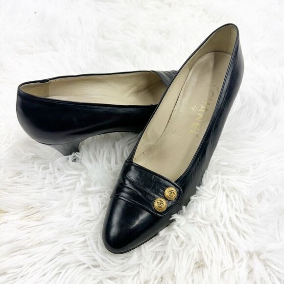 Chanel Vintage 1990’s CC Round Toe Leather Pump Shoes - Picture 1 of 12